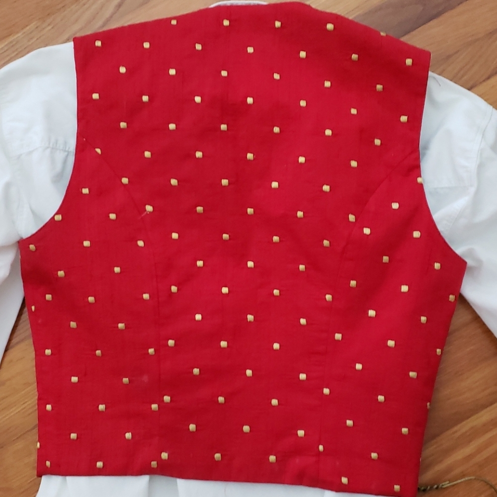 Vest - Picture 2 of 2